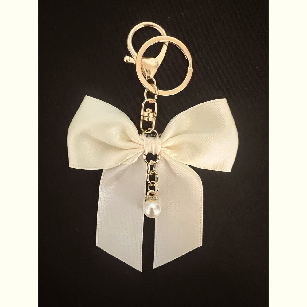 CHARMS KEY CHAIN FOR PURSE HANDBAG BOW PEARL GOLD HARDWARE IVORY